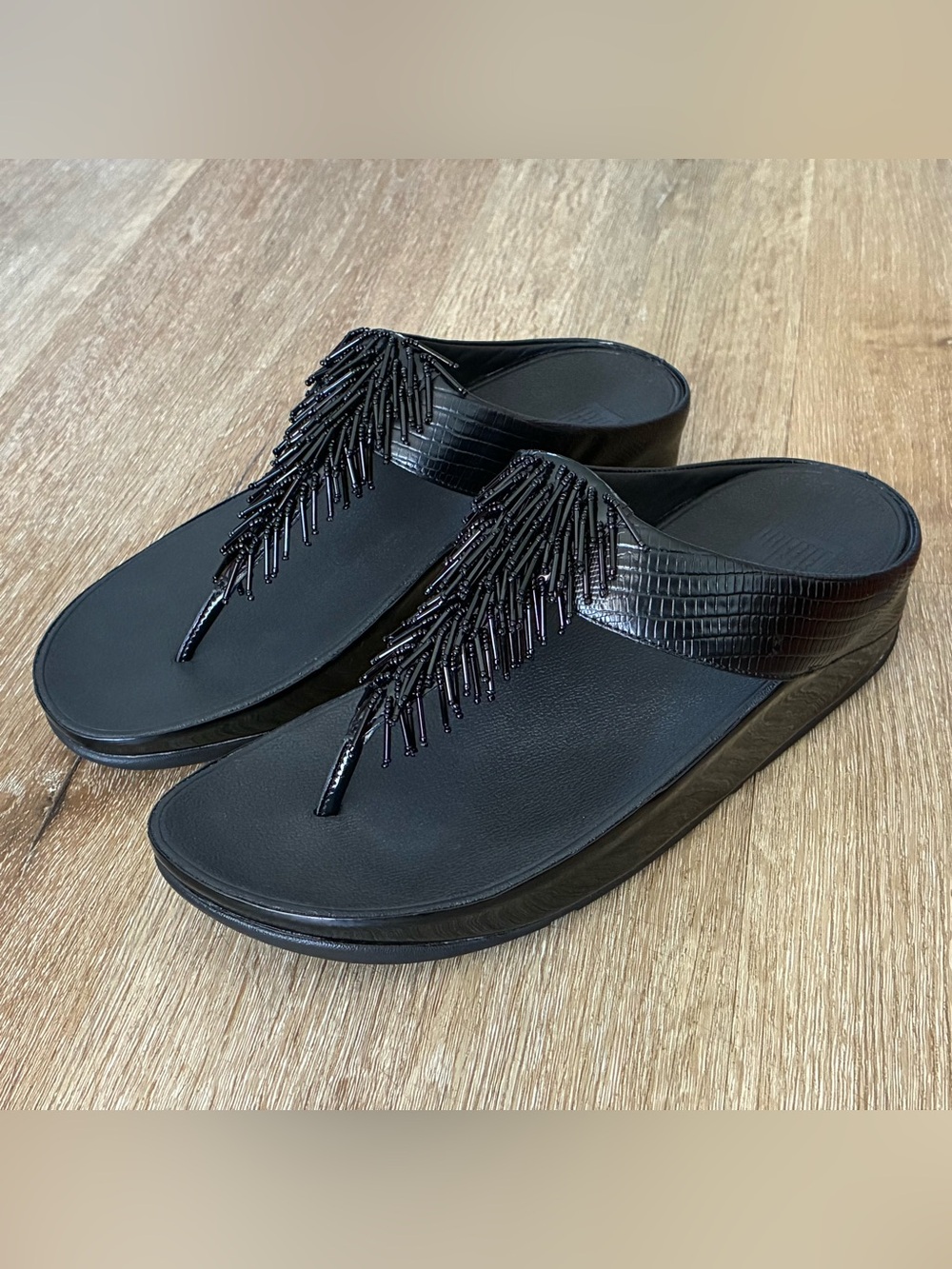 FitFlop Cha Cha Beaded Thong Sandals Black Swishy Beaded Fringe Women US 10 EU42
